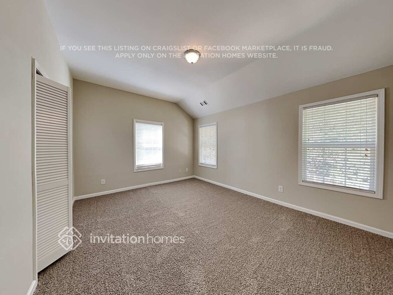Building Photo - 8920 Watersedge Ct