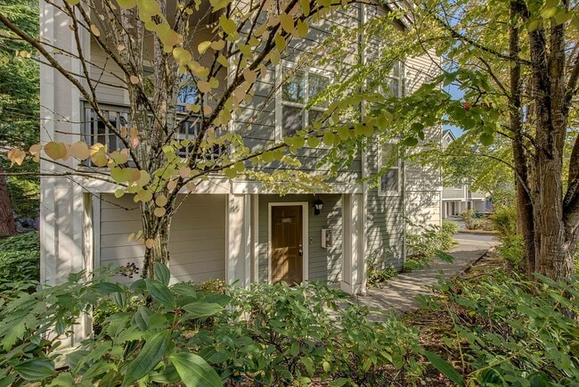 Building Photo - 3 Bed/ 2.75 Bath Townhome in Lynwood