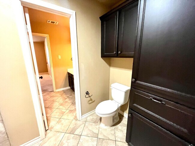 Building Photo - 4419 106th St