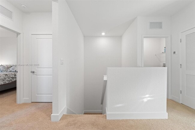 Building Photo - 210 SW 170th Ave