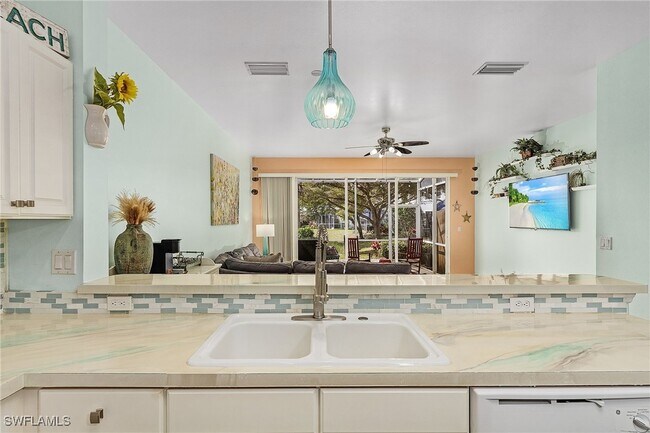 Building Photo - 8311 Village Edge Cir
