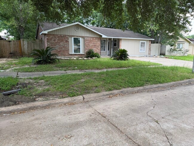 Building Photo - 4711 Beechaven St