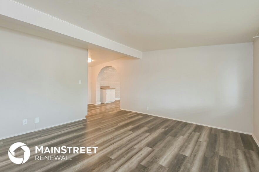 Building Photo - 1641 S Cloverland Ave