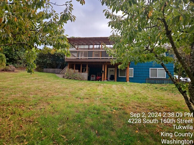 Building Photo - Tukwila/SeaTac daylight rambler - large home for rent - 4 bedrooms 2 bathrooms with 2 kitchens - ...