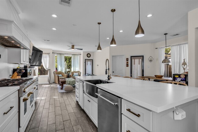 Building Photo - 55 S Bethany Bend Cir