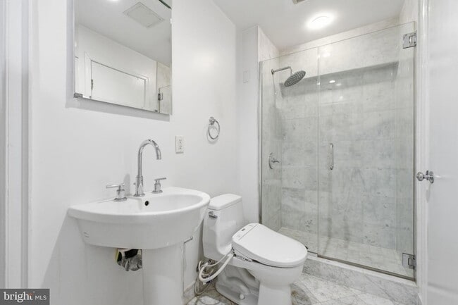 Building Photo - 3308 R St NW