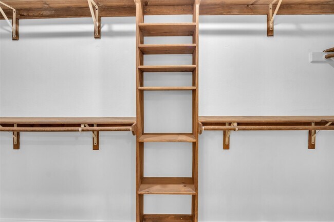 Building Photo - 108 Woodland Rd