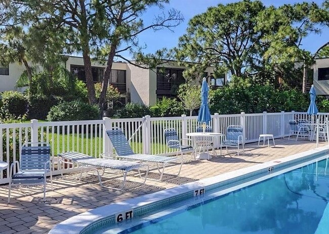 Building Photo - 5018 MARSHFIELD Rd