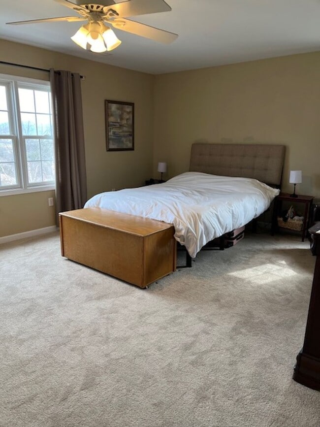 Building Photo - Single Family Home with Breathtaking Views