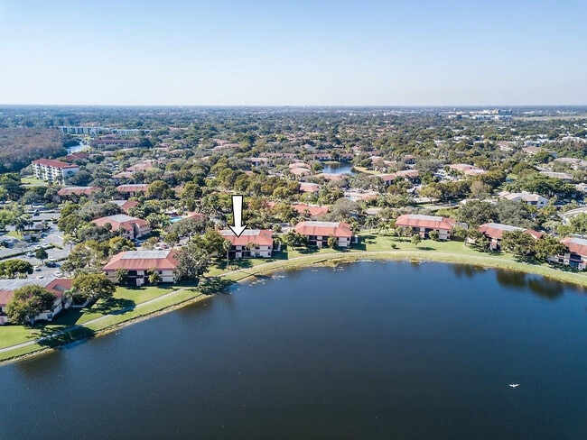 Building Photo - 2738 Carambola Cir S