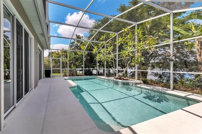 Building Photo - 13903 Bluewater Cir