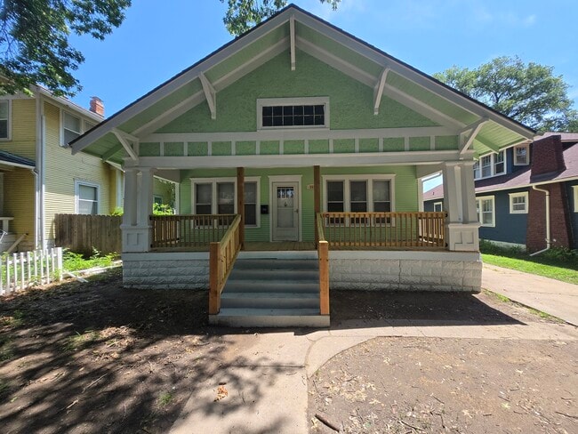 Building Photo - 252 N Lorraine Ave
