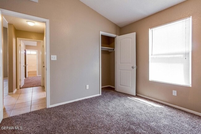 Building Photo - 3256 Bell Point Dr