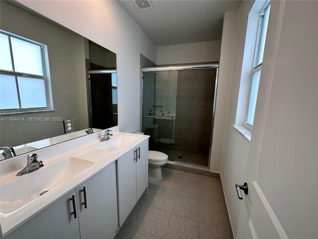 Building Photo - 11884 NW 47th Manor