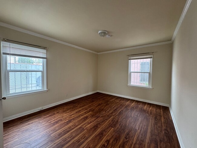 Building Photo - Gorgeous 2 bd/1 ba unit in Leimert Park
