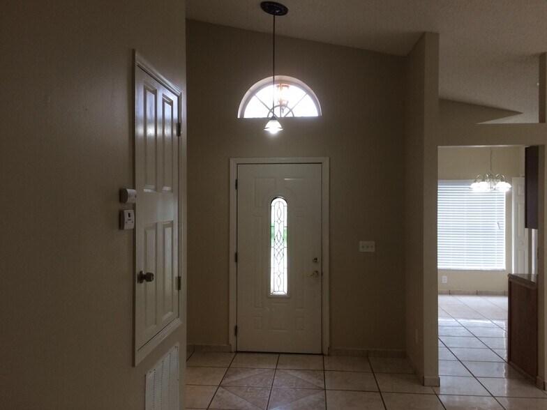 Building Photo - 4232 Pacifica Dr
