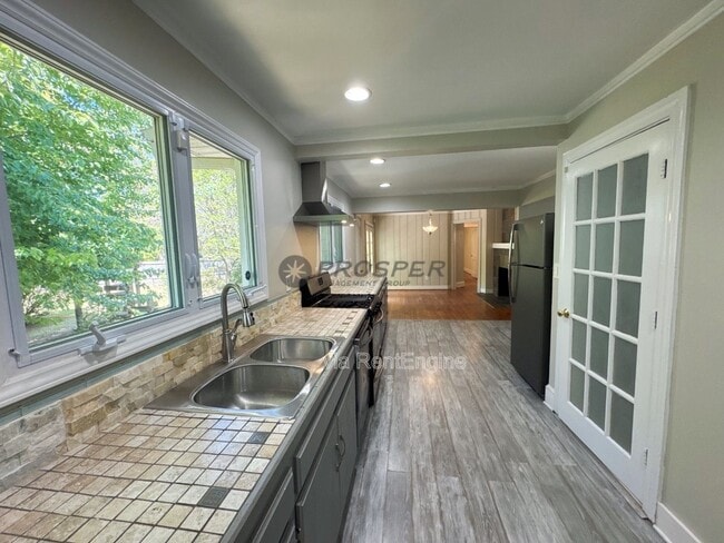 Building Photo - 20 Sir Abbott St