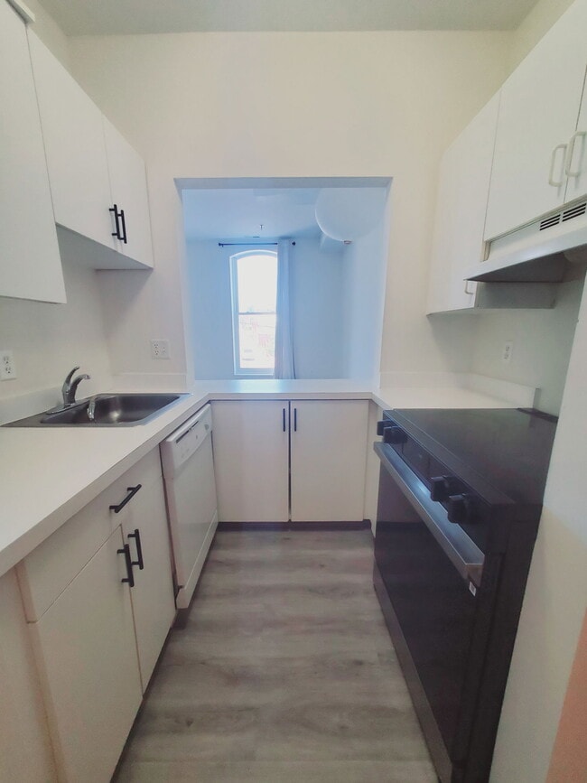 Building Photo - 9-11 Wall Street Apt #2, Norwalk, CT 06850...