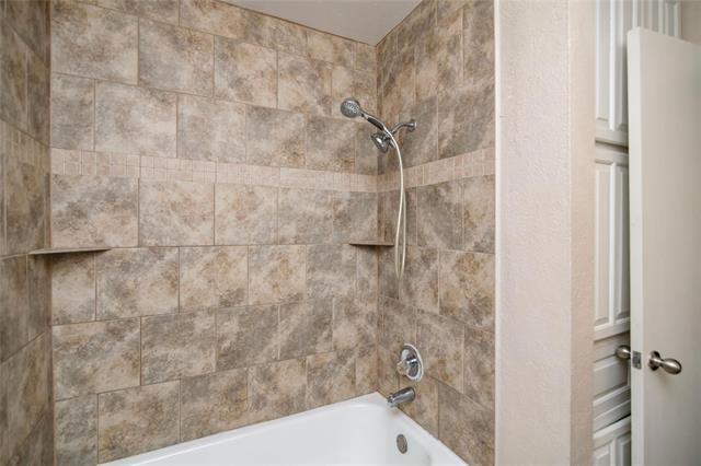 Building Photo - 1604 Weiler Blvd