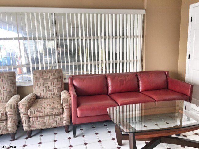 Building Photo - 5300 Boardwalk