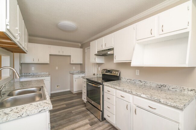 Building Photo - 7700 Bellchase Ln