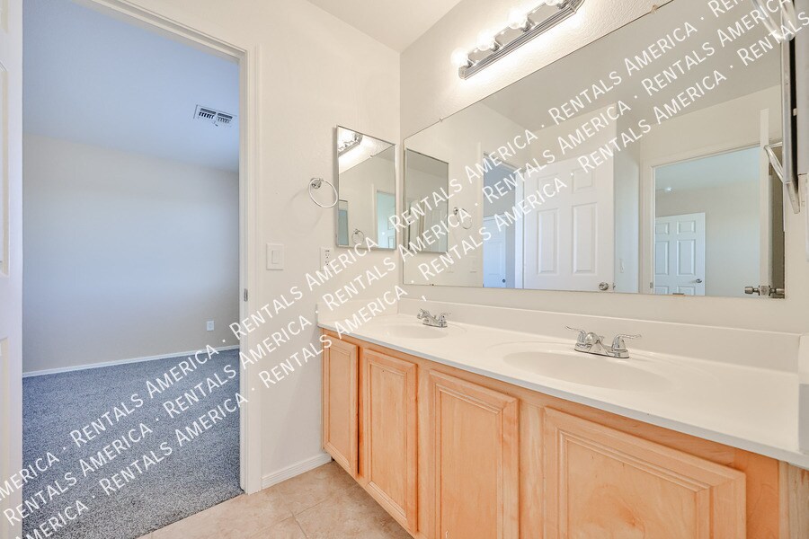 Building Photo - 16176 W Statler St