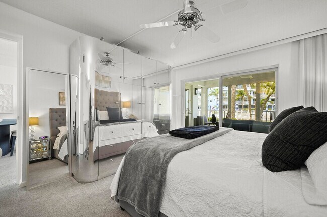 Building Photo - 1444 SE 15th Ct