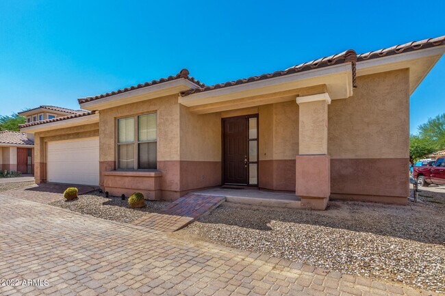 Building Photo - 13569 W Cypress St