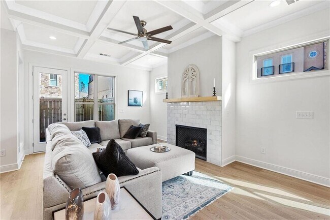 Building Photo - 110 Via Roma