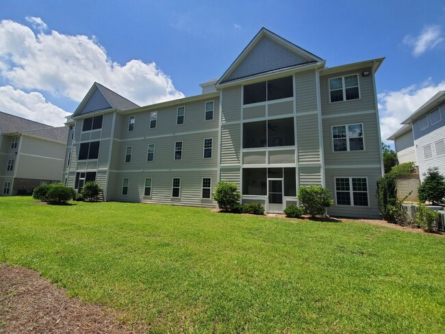Building Photo - 330 Gallery Dr