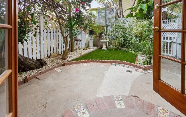 Building Photo - 3110 Highland Ave