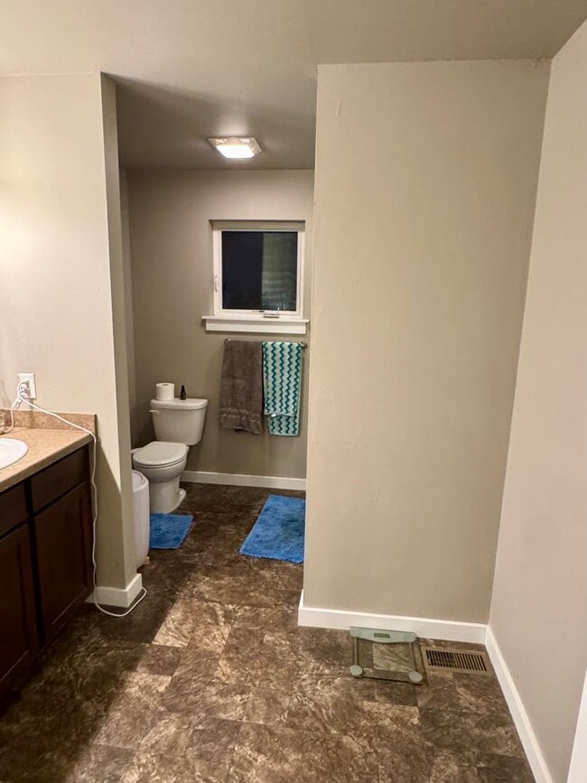 Building Photo - Chic & Comfortable 3-Bed Home in Bozeman’s King Arthur Park