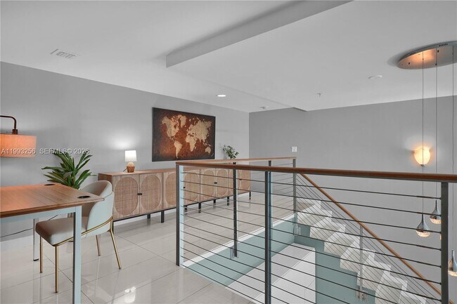 Building Photo - 1111 SW 1st Ave