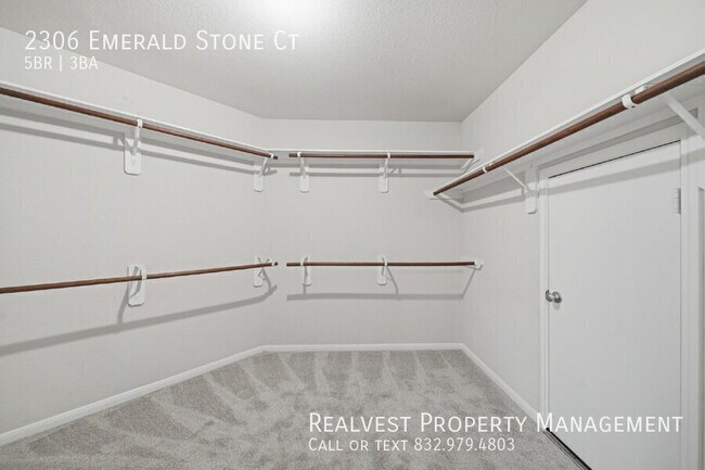 Building Photo - 2306 Emerald Stone Ct