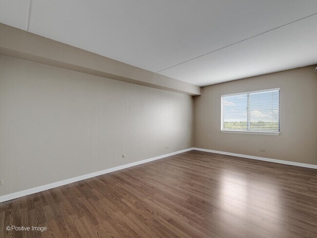 Building Photo - 6340 Americana Dr