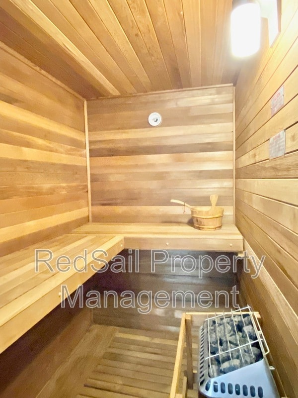 Building Photo - 839 Little Bay Ave