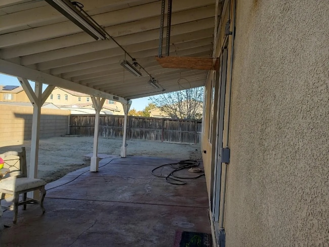 Building Photo - 2329 Driftwood Dr