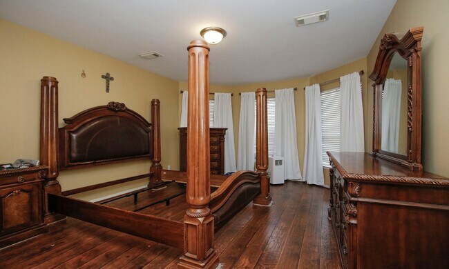 Building Photo - 16706 Mallory Bridge Dr