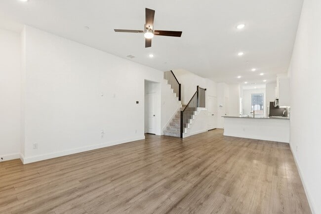 Building Photo - 7143 Buchanan Dr