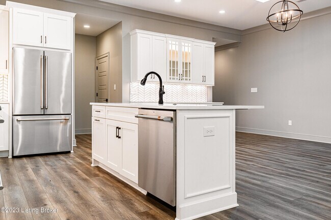 Building Photo - 10506 Meeting St