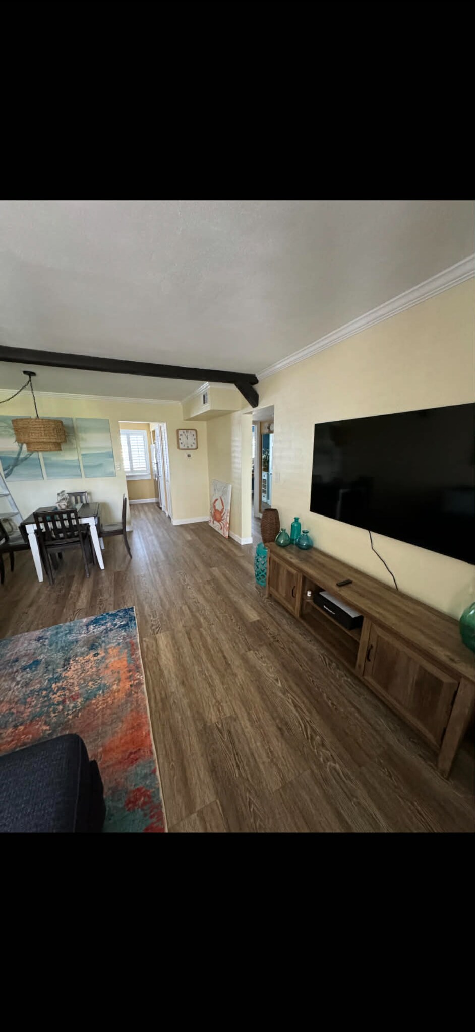 Living room - 6700 1st Ave S