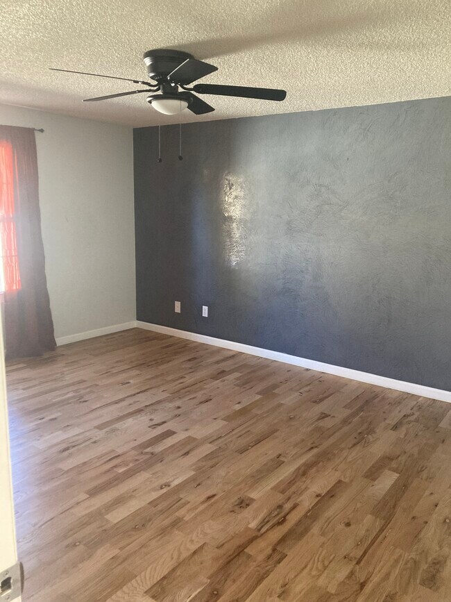 Primary bedroom-v large - 919 S Granby Way