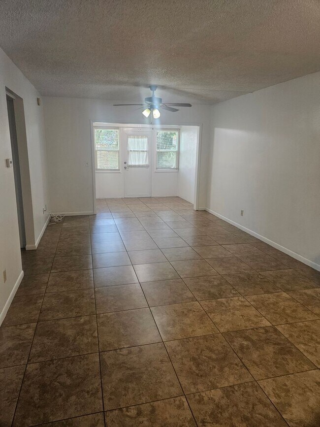 Building Photo - Charming 1-Bedroom 1-Bath Condo in 55+ Com...