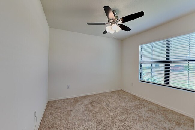Building Photo - 3641 Peony Ct SE