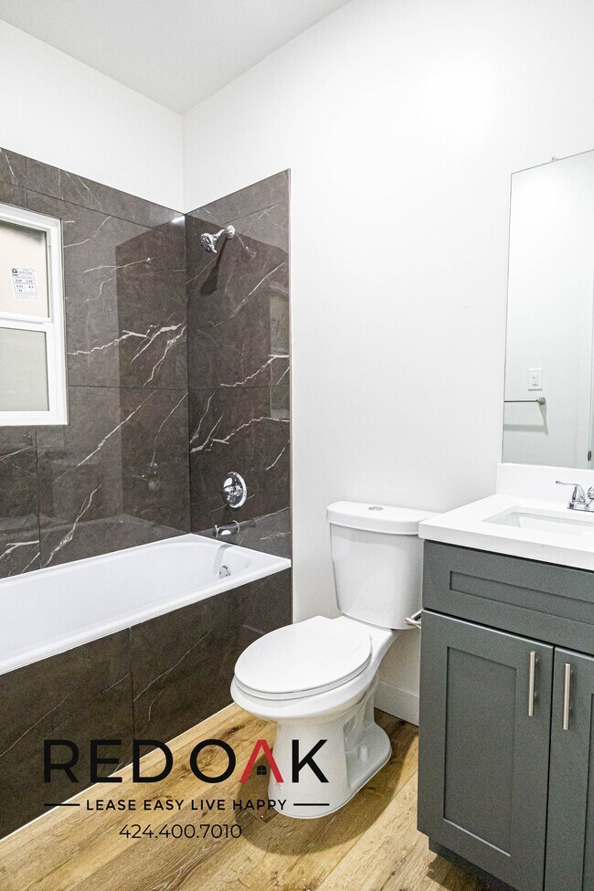 Building Photo - 974 S Gramercy Pl