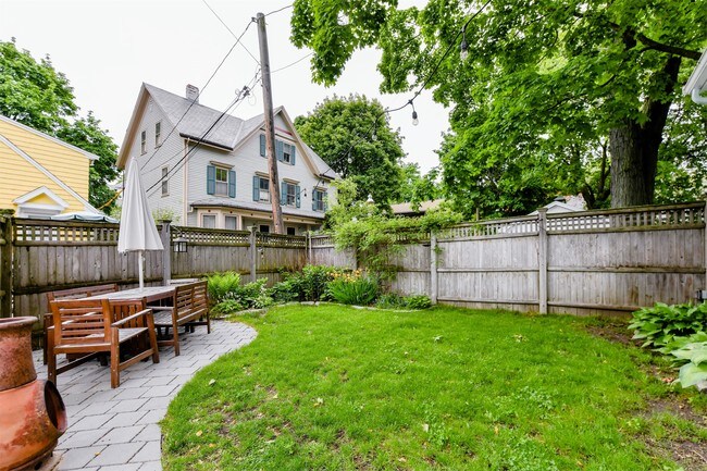 Building Photo - 36 Burroughs St