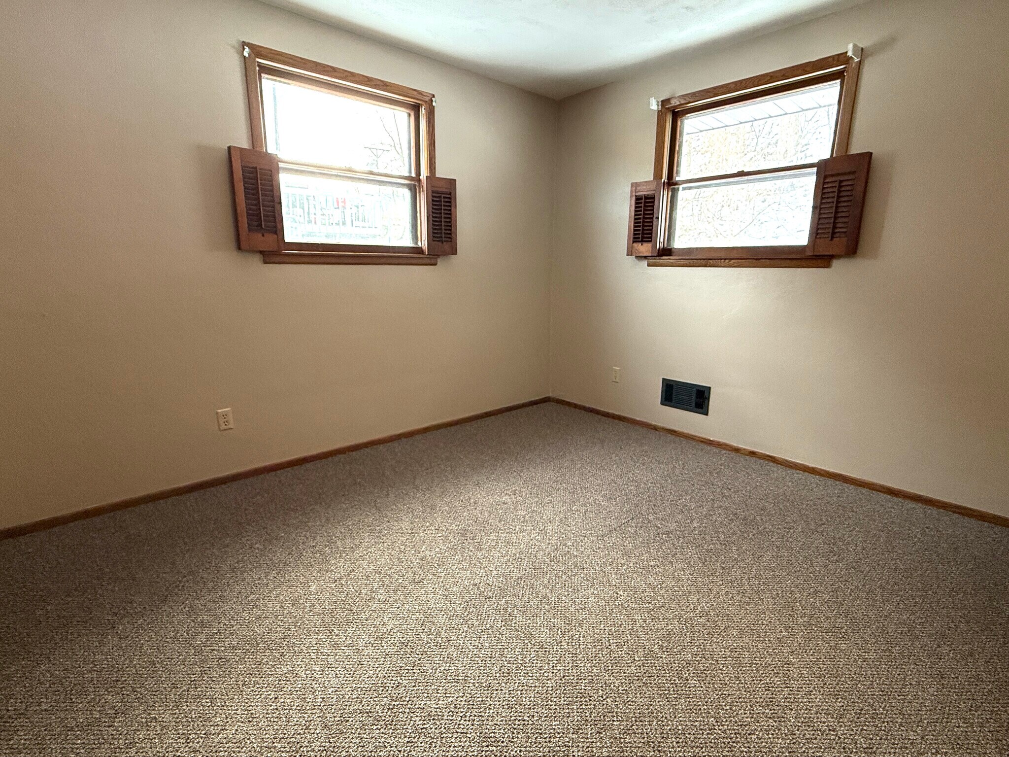 Building Photo - 1814 Spruce Dr