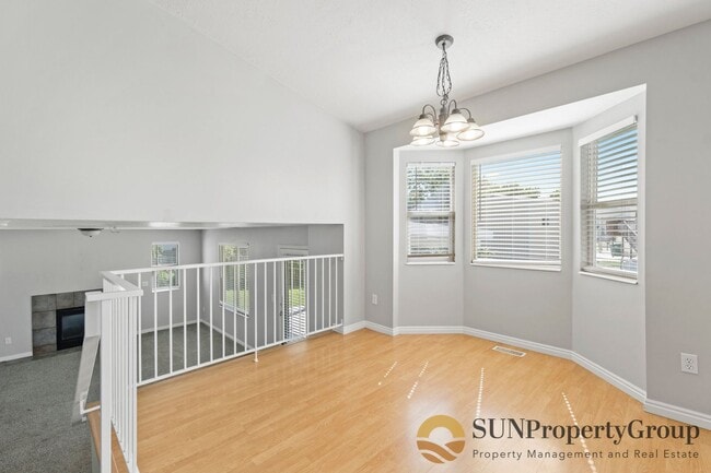 Building Photo - Beautiful Home In Great Roy Location!!