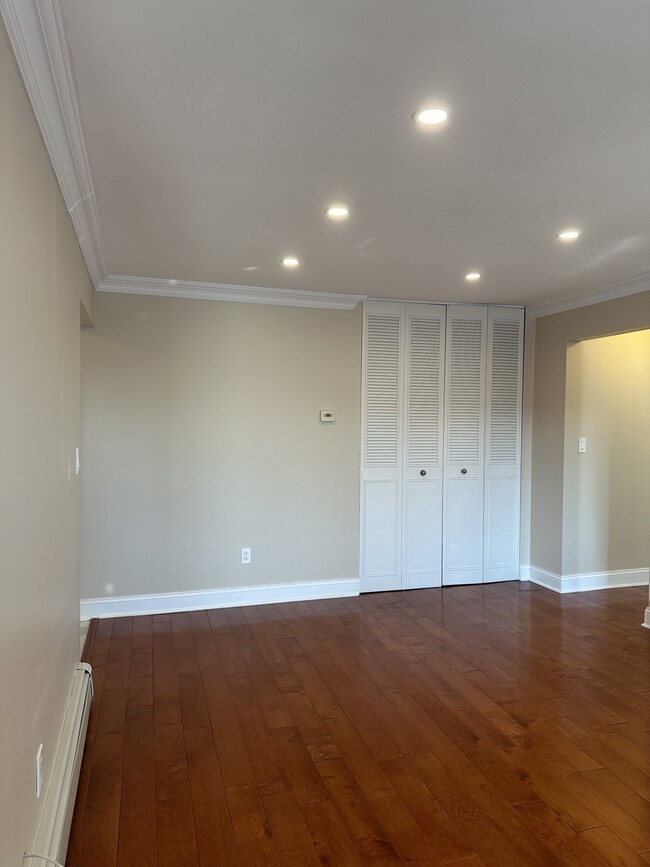 Hallway off Living Room - 1 River Rd