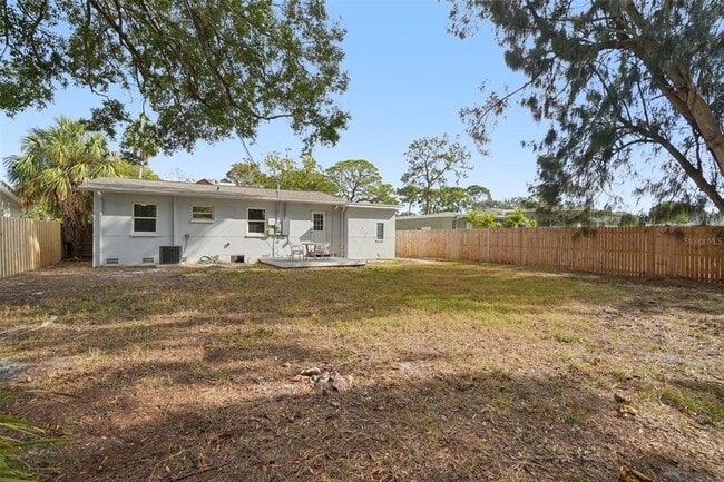 Building Photo - 9008 Bay St NE